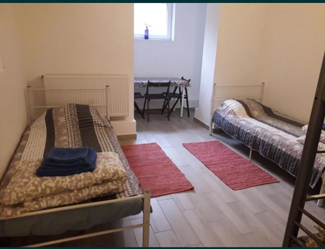 Apartment Mieszkanie #3 - Kawalerka Z Kuchnia I Lazienka 1-4 Osoby, To Jeden Pokoj-Kawalerka Krakow